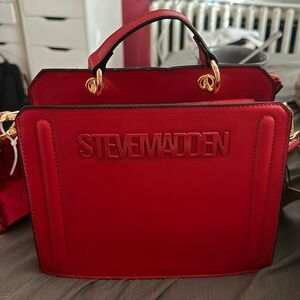 Red Steve madden Bevelyn bag new 2 straps included. New with tags